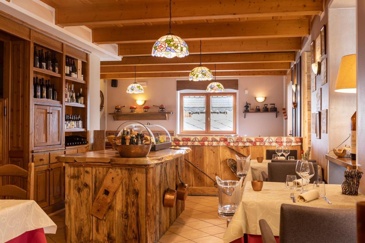 Mont Velan Chambres & Restaurant Saint-Oyen Kültér fotó