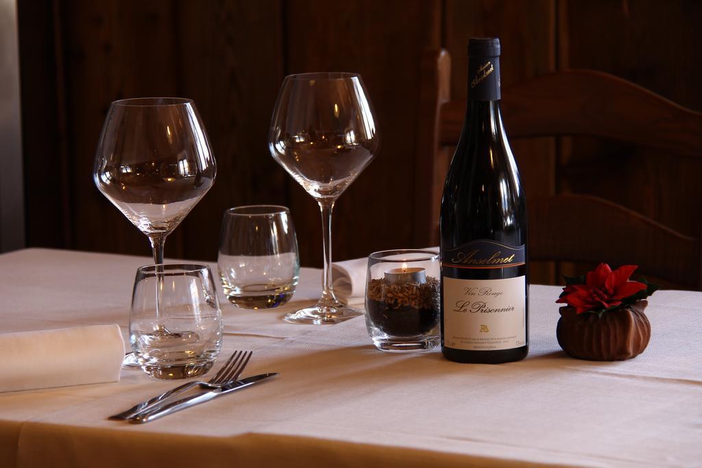 Mont Velan Chambres & Restaurant Saint-Oyen Kültér fotó