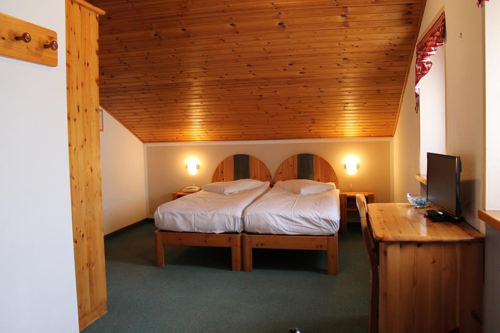 Mont Velan Chambres & Restaurant Saint-Oyen Kültér fotó