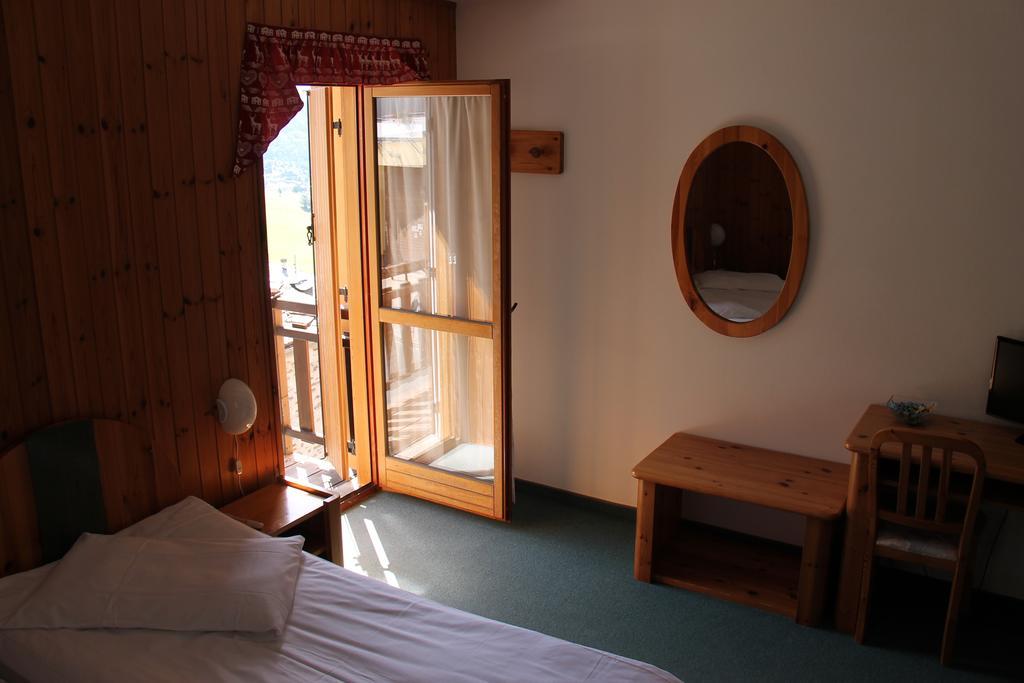 Mont Velan Chambres & Restaurant Saint-Oyen Kültér fotó