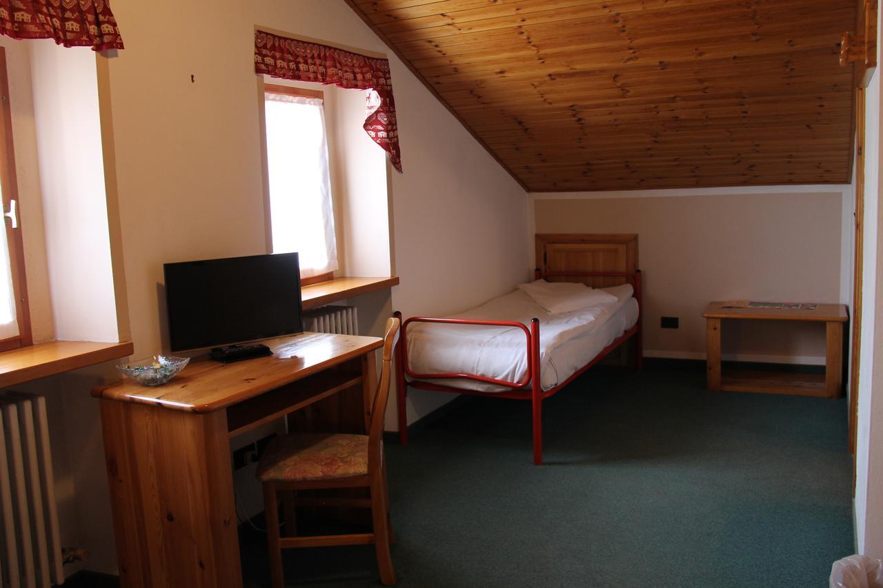 Mont Velan Chambres & Restaurant Saint-Oyen Kültér fotó