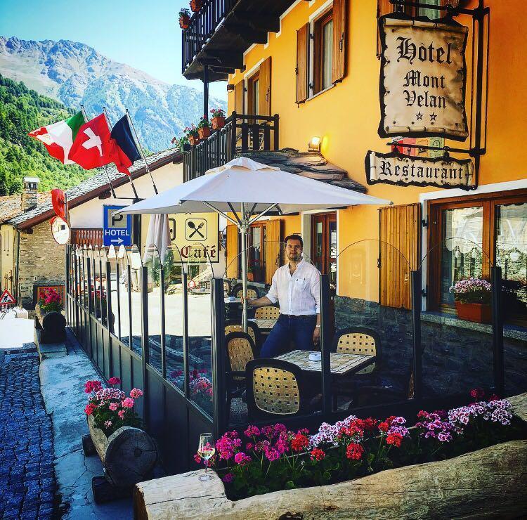 Mont Velan Chambres & Restaurant Saint-Oyen Kültér fotó