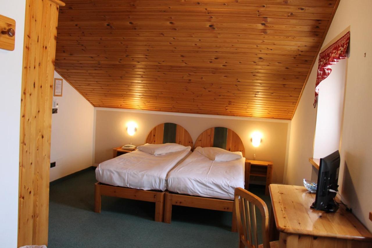 Mont Velan Chambres & Restaurant Saint-Oyen Kültér fotó